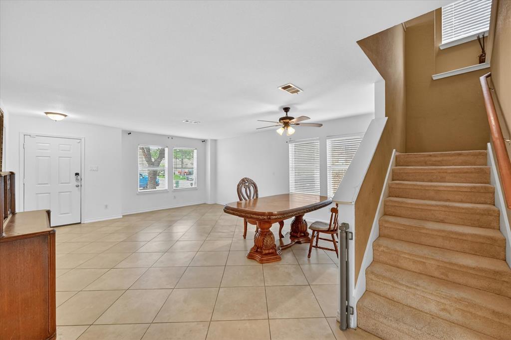 2540 Blue Myrtle Way Dallas, TX 75212 - Photo 6 of 32