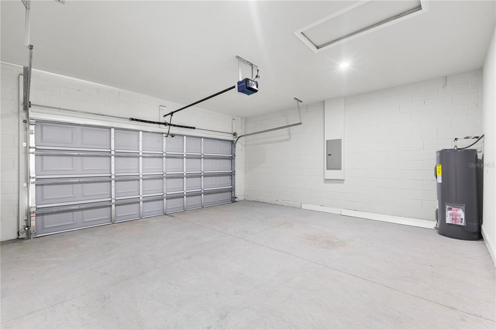 5217 Southwest 165th St Road Ocala, FL 34473 - Photo 12 of 35 a view of an empty garage