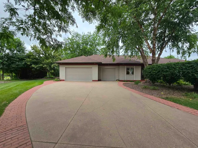 $749,000 | 711 Lucas Lane, Jefferson, WI 53549