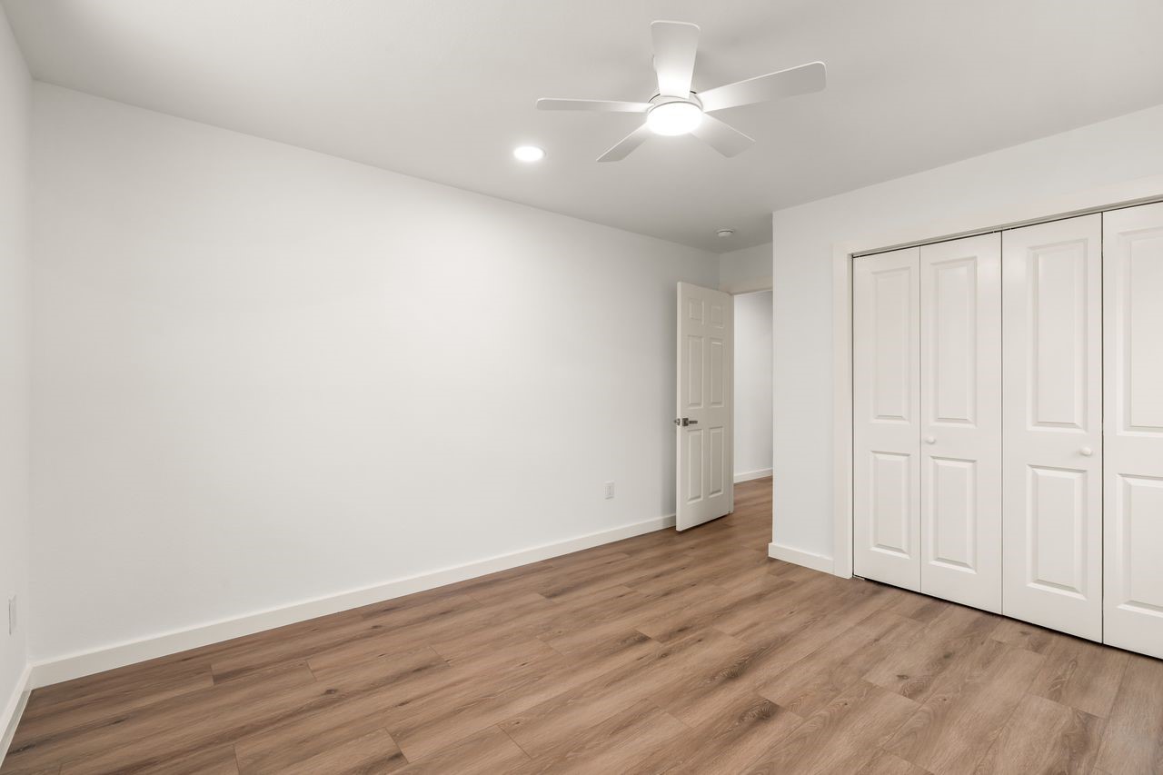 5207 Hummingbird Street Houston, TX 77035 - Photo 19 of 23 Well sized secondary bedroom with flexible space for guests, family