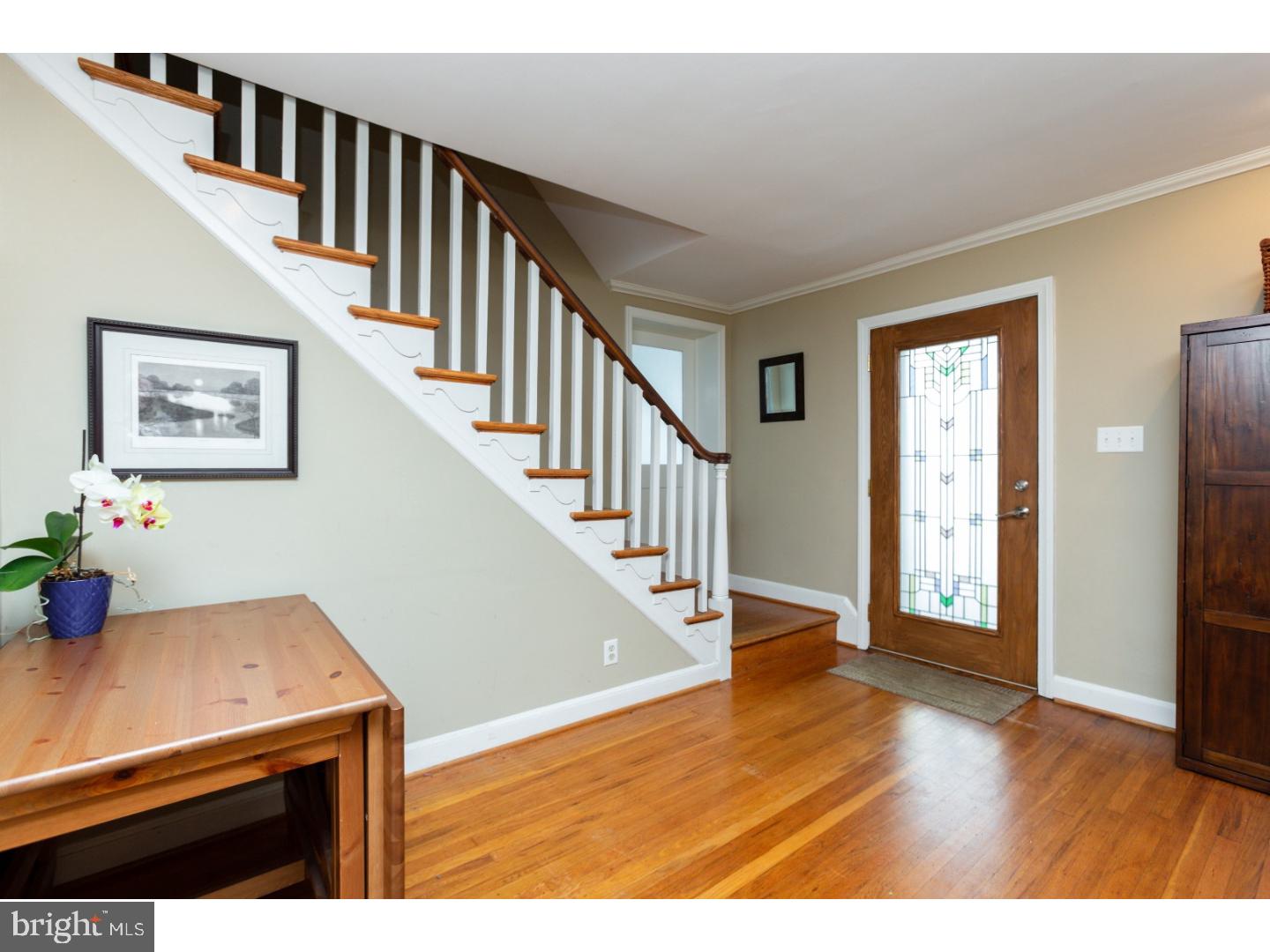 53 Treaty Road Drexel Hill, PA 19026 - Photo 3 of 25 Living Room