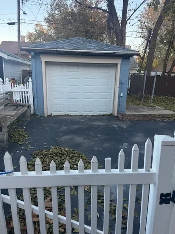 $175,000 | 10 Manor Court, Joliet, IL 60436