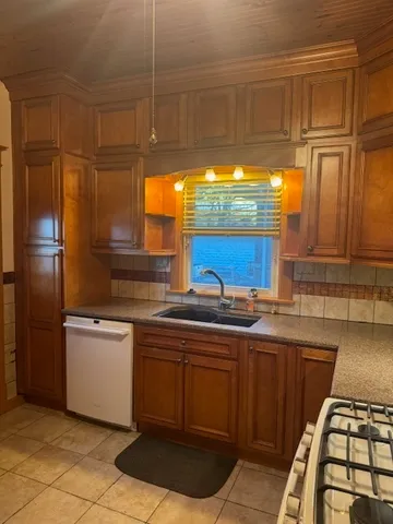 $175,000 | 10 Manor Court, Joliet, IL 60436