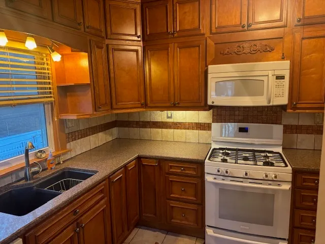 $175,000 | 10 Manor Court, Joliet, IL 60436