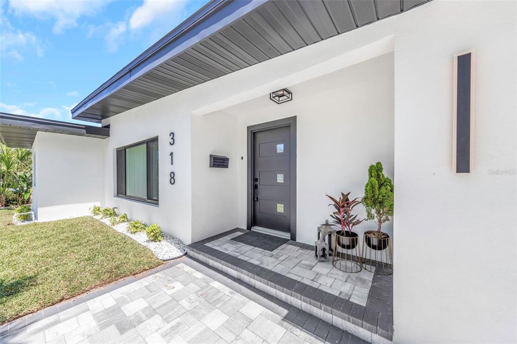 318 Mehlenbacher Road Belleair, FL 33756 - Photo 5 of 64