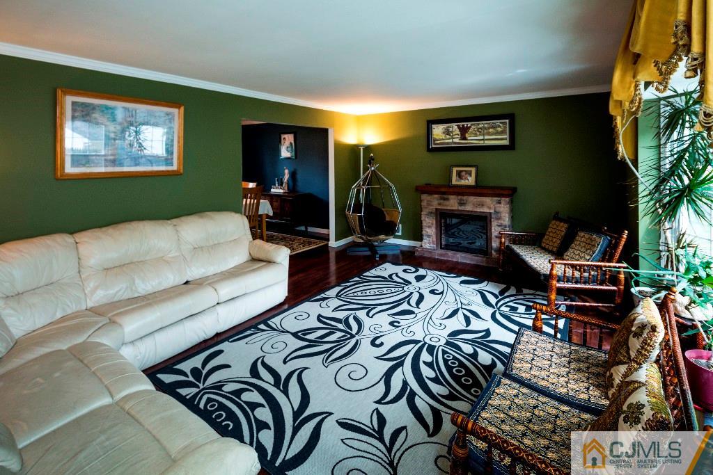 15 Myrtle Road East Brunswick, NJ 08816 - Photo 4 of 25 Gallery Image 4