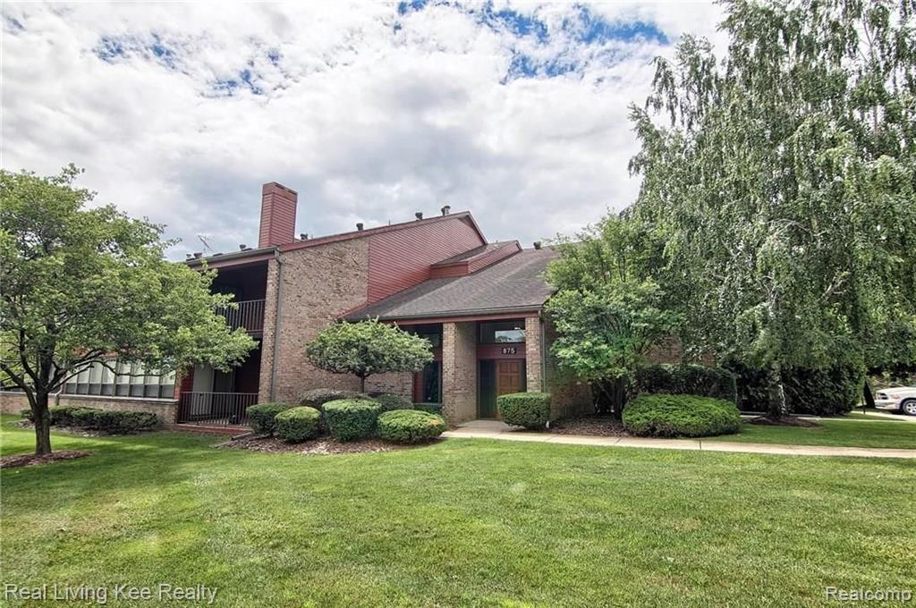 875 Green View Court, Unit 64 Rochester Hills, MI 48307 - Photo 1 of 31