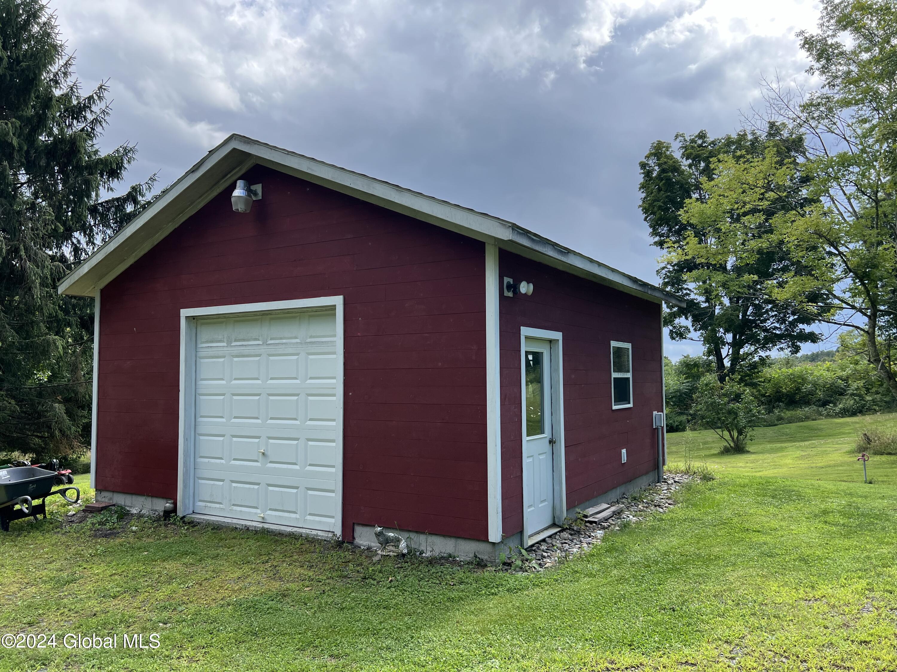 24 Oakhill Road Hebron, NY 12832 - Photo 2 of 34 IMG_8517