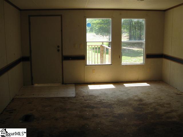 400 Hanks Road Laurens, SC 29360 - Photo 5 of 9 Gallery Image 5