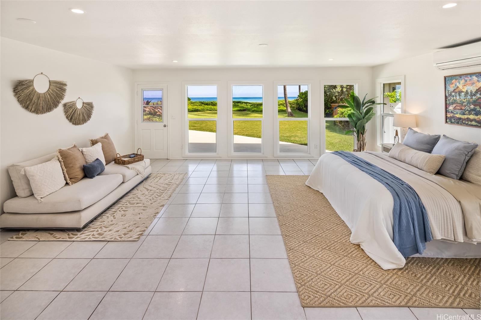 141 Kailuana Loop Kailua, HI 96734 - Photo 10 of 25 The spacious oceanside primary suite