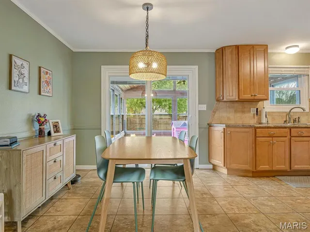 $349,900 | 1005 Daniel Drive, Maryville, IL 62062