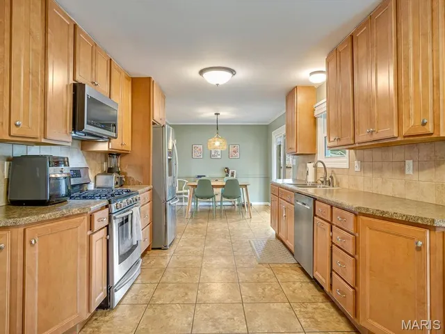 $349,900 | 1005 Daniel Drive, Maryville, IL 62062