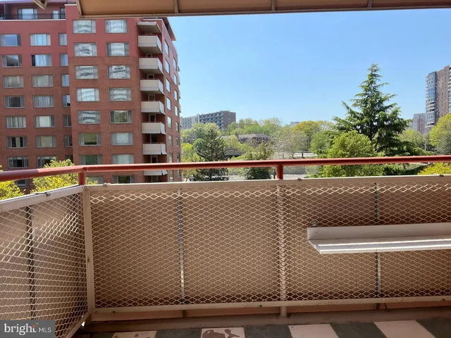 $230,000 | 1121 Arlington Boulevard, Unit 443, Arlington, VA 22209