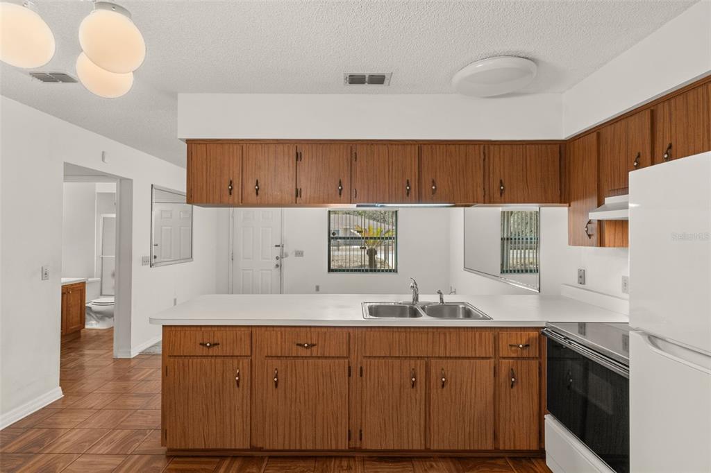 4604 C R 691 Webster, FL 33597 - Photo 9 of 25 Gallery Image 9