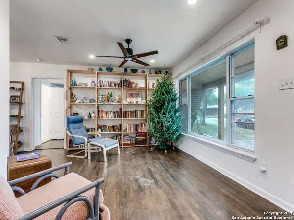 $269,900 | 162 Sullivan Drive, San Antonio, TX 78213