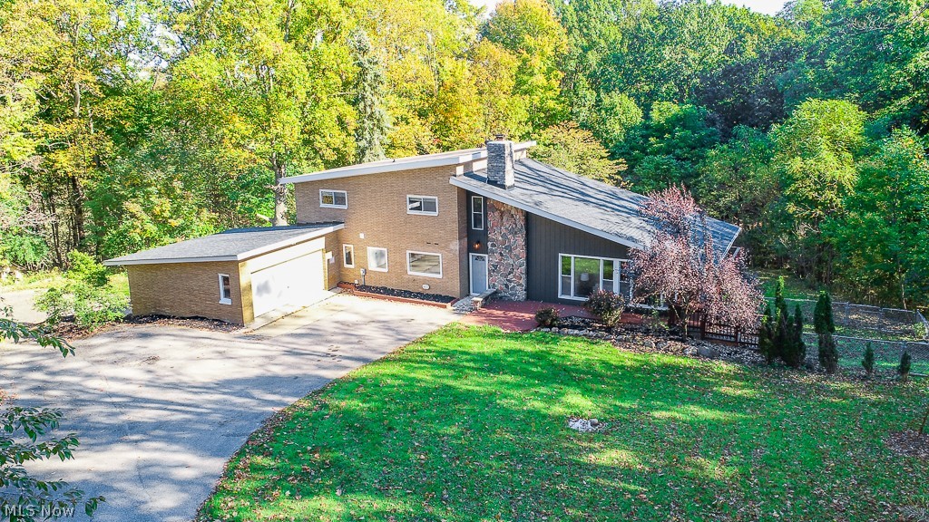 11129 Walnut Ridge Road Chesterland, OH 44026 - Photo 2 of 34 Gallery Image 2