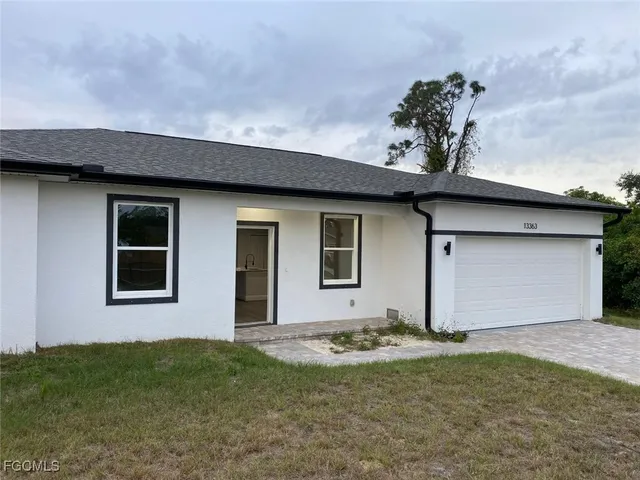 a front view of house with yard