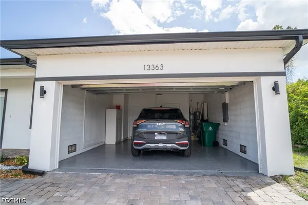 $2,500 | 13363 Drysdale Avenue, Port Charlotte, FL 33981