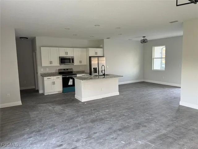 $2,300 | 13363 Drysdale Avenue, Port Charlotte, FL 33981