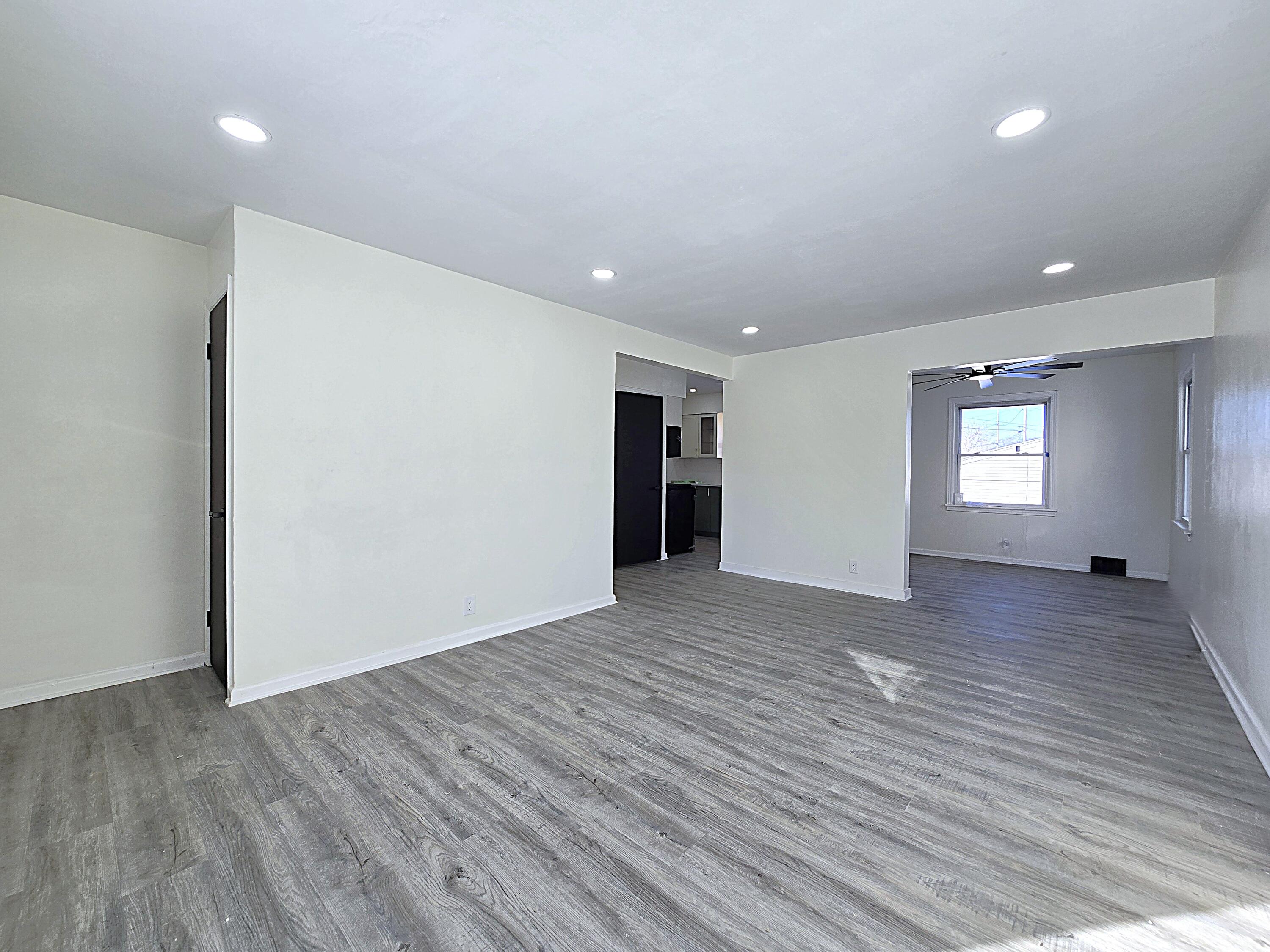 8114 West Congress Street Milwaukee, WI 53218 - Photo 11 of 39 Living Room