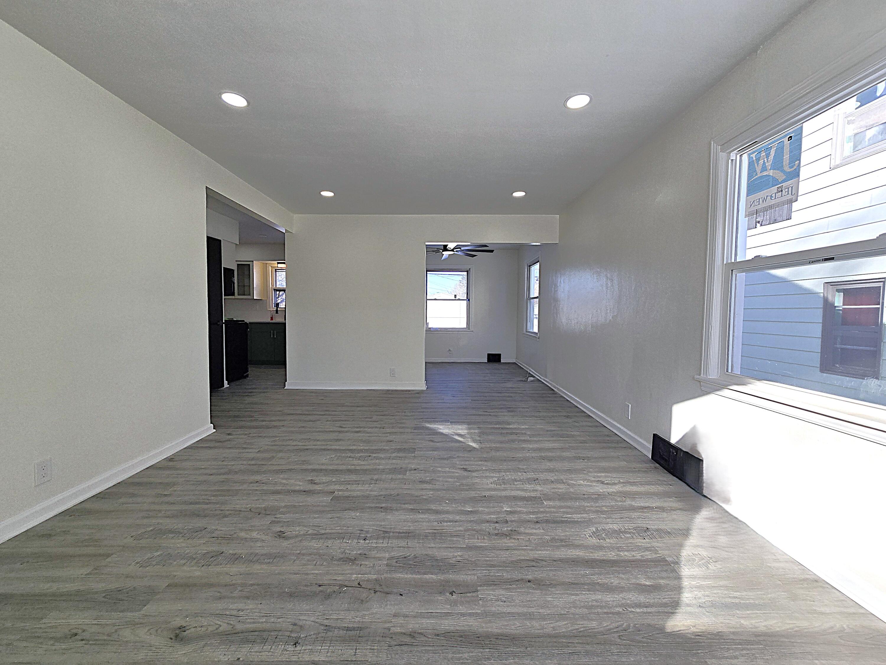 8114 West Congress Street Milwaukee, WI 53218 - Photo 12 of 39 Living Room