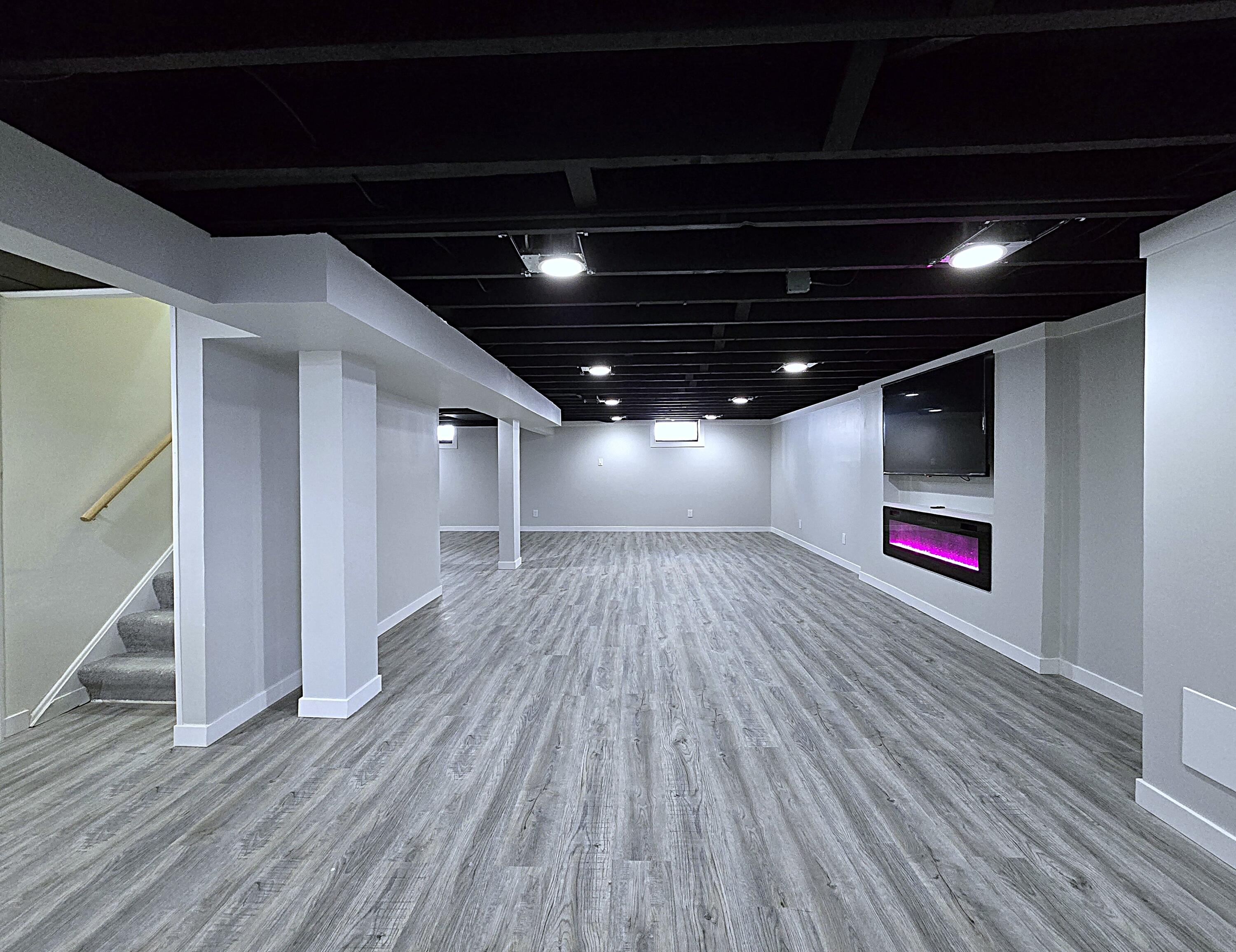 8114 West Congress Street Milwaukee, WI 53218 - Photo 27 of 39 Rec Room