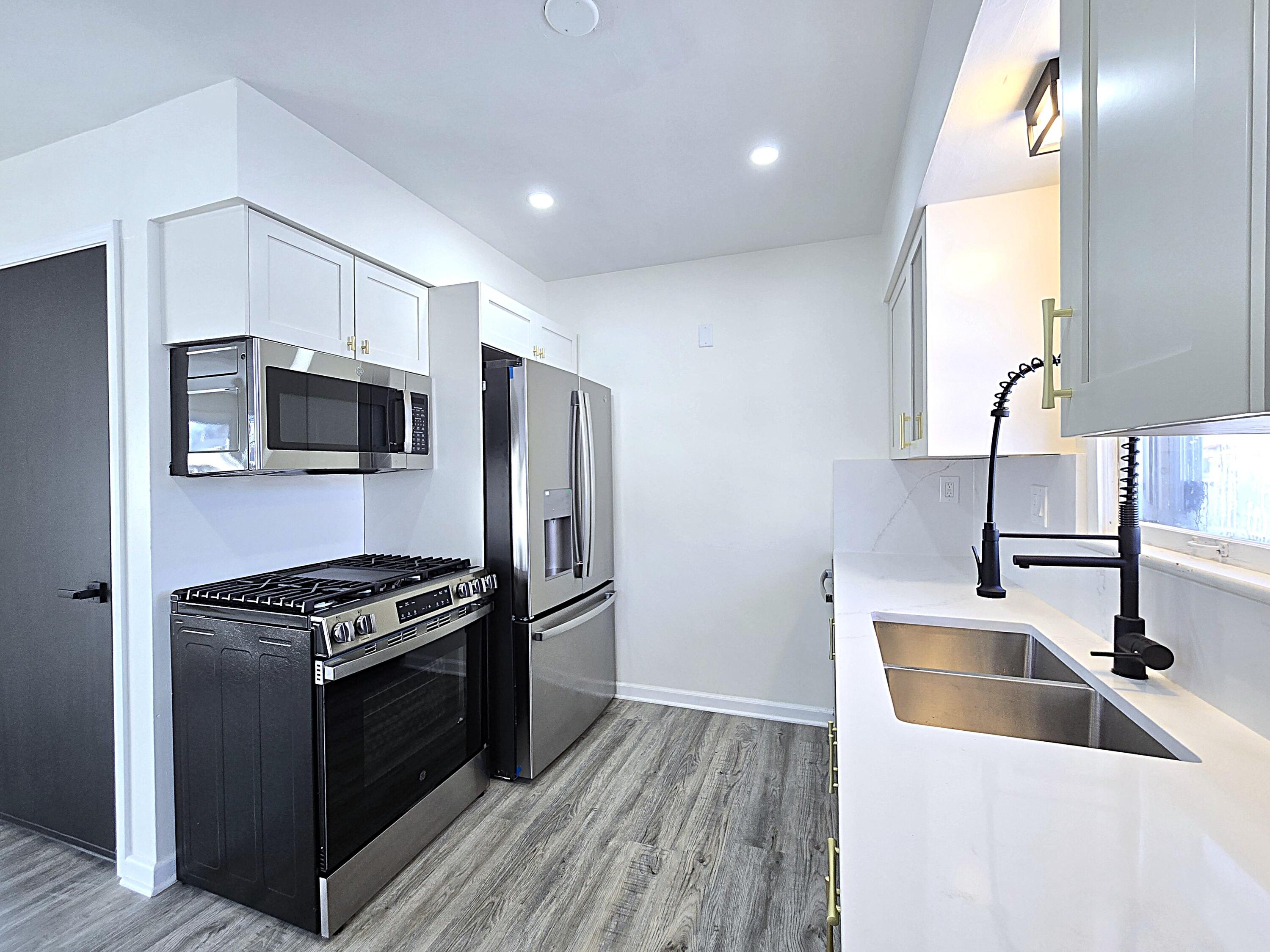 8114 West Congress Street Milwaukee, WI 53218 - Photo 4 of 39 All New Kitchen