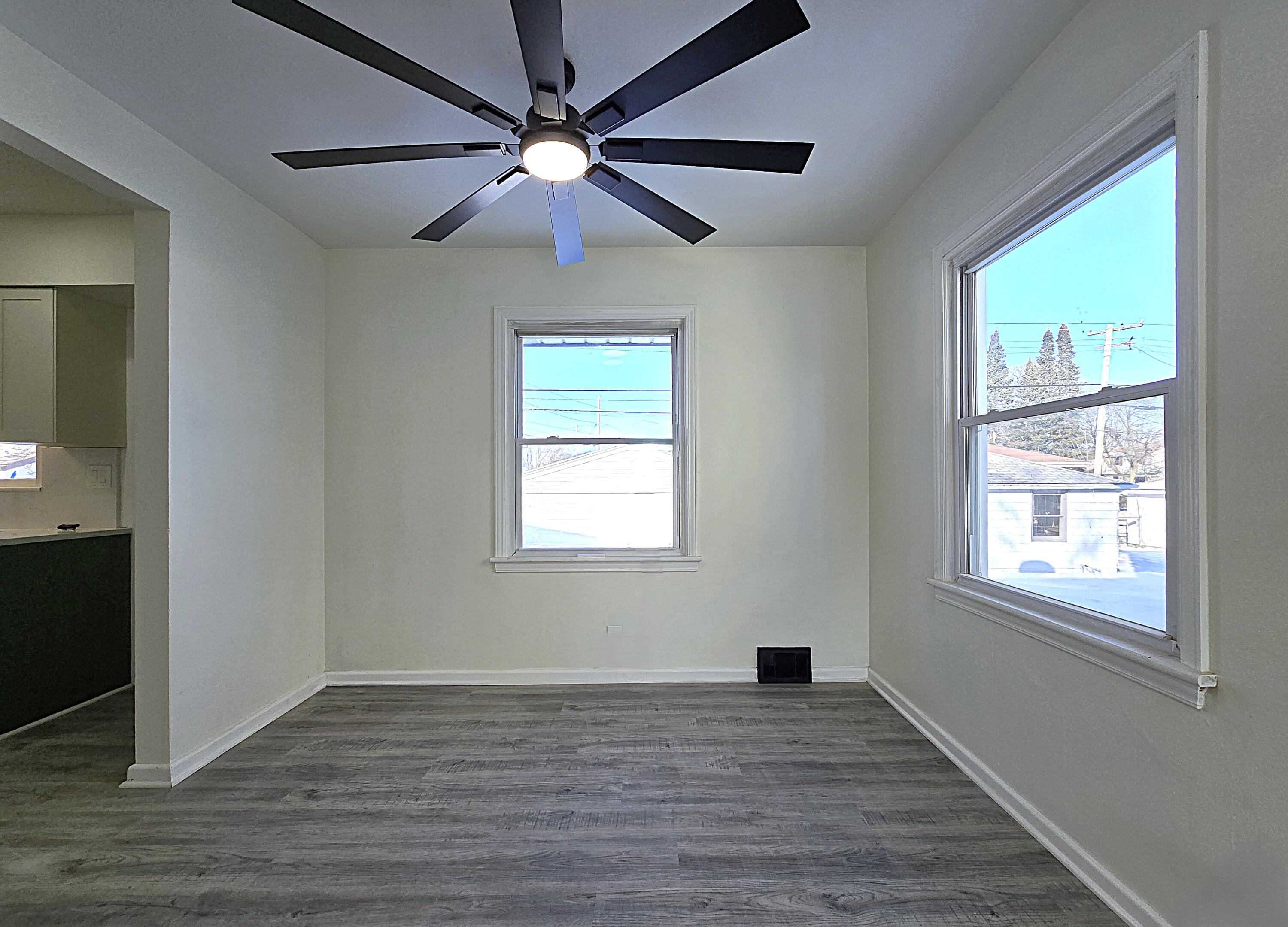 8114 West Congress Street Milwaukee, WI 53218 - Photo 10 of 39 Dinette