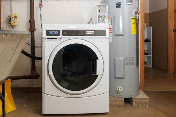 $1,950 | 6216 West Irving Park Road, Unit 2, Chicago, IL 60634