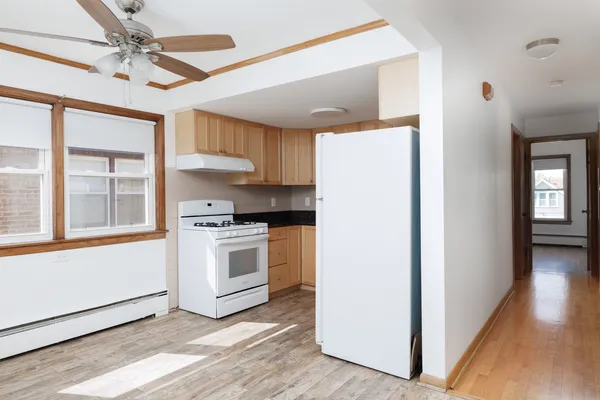 $1,950 | 6216 West Irving Park Road, Unit 2, Chicago, IL 60634