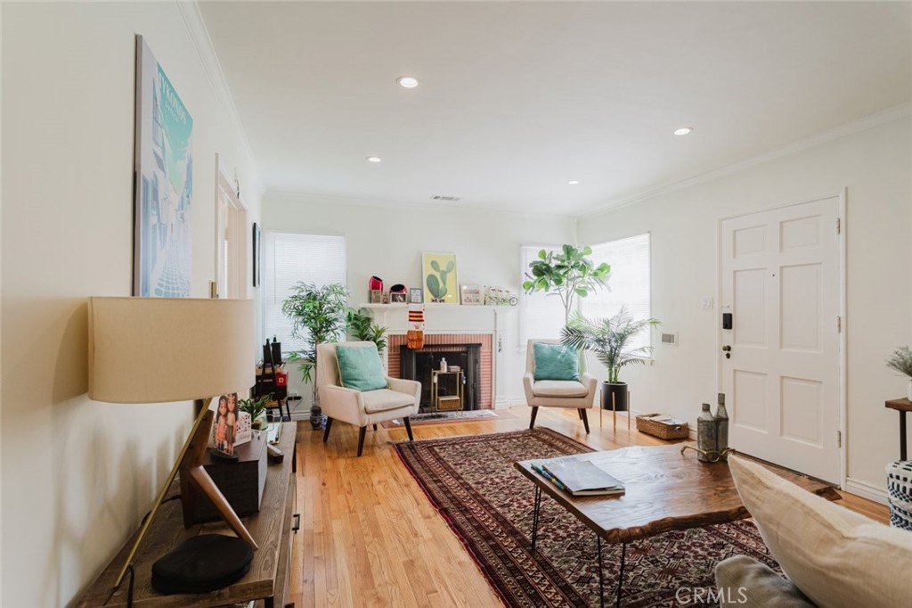 817 North Verdugo Road Glendale, CA 91206 - Photo 9 of 44