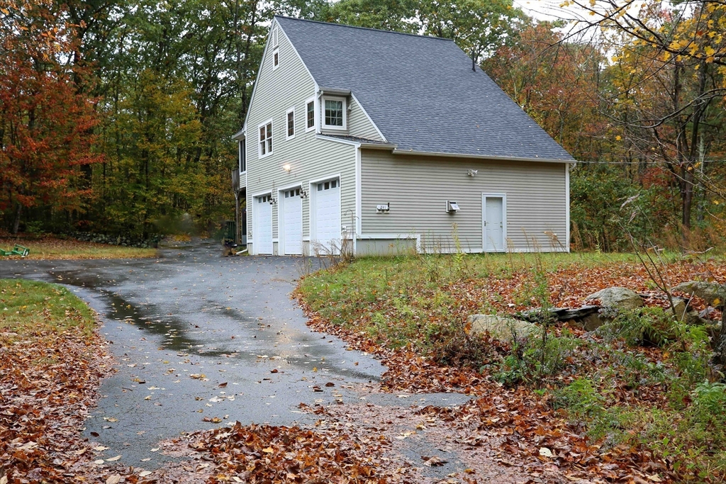 241 North Brookfield Road New Braintree, MA 01531 - Photo 2 of 30