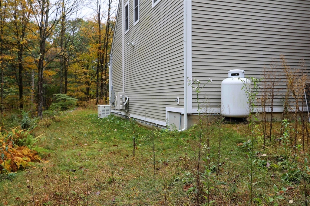 241 North Brookfield Road New Braintree, MA 01531 - Photo 25 of 30