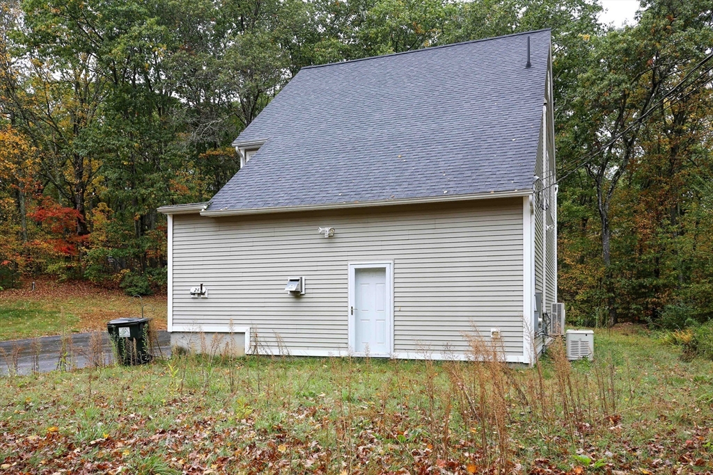 241 North Brookfield Road New Braintree, MA 01531 - Photo 26 of 30