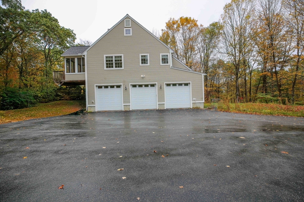 241 North Brookfield Road New Braintree, MA 01531 - Photo 3 of 30