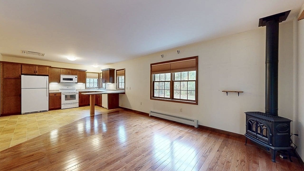 241 North Brookfield Road New Braintree, MA 01531 - Photo 9 of 30