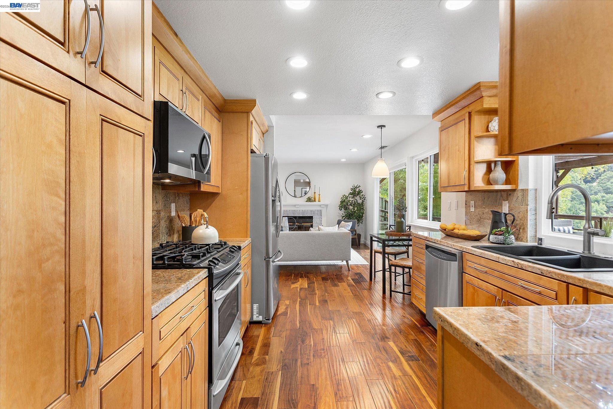 19252 Masterson Place Castro Valley, CA 94552 - Photo 19 of 99