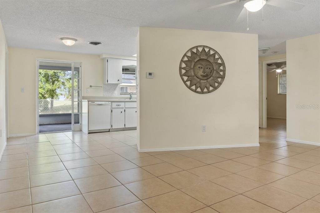 340 Periwinkle Road Venice, FL 34293 - Photo 12 of 36