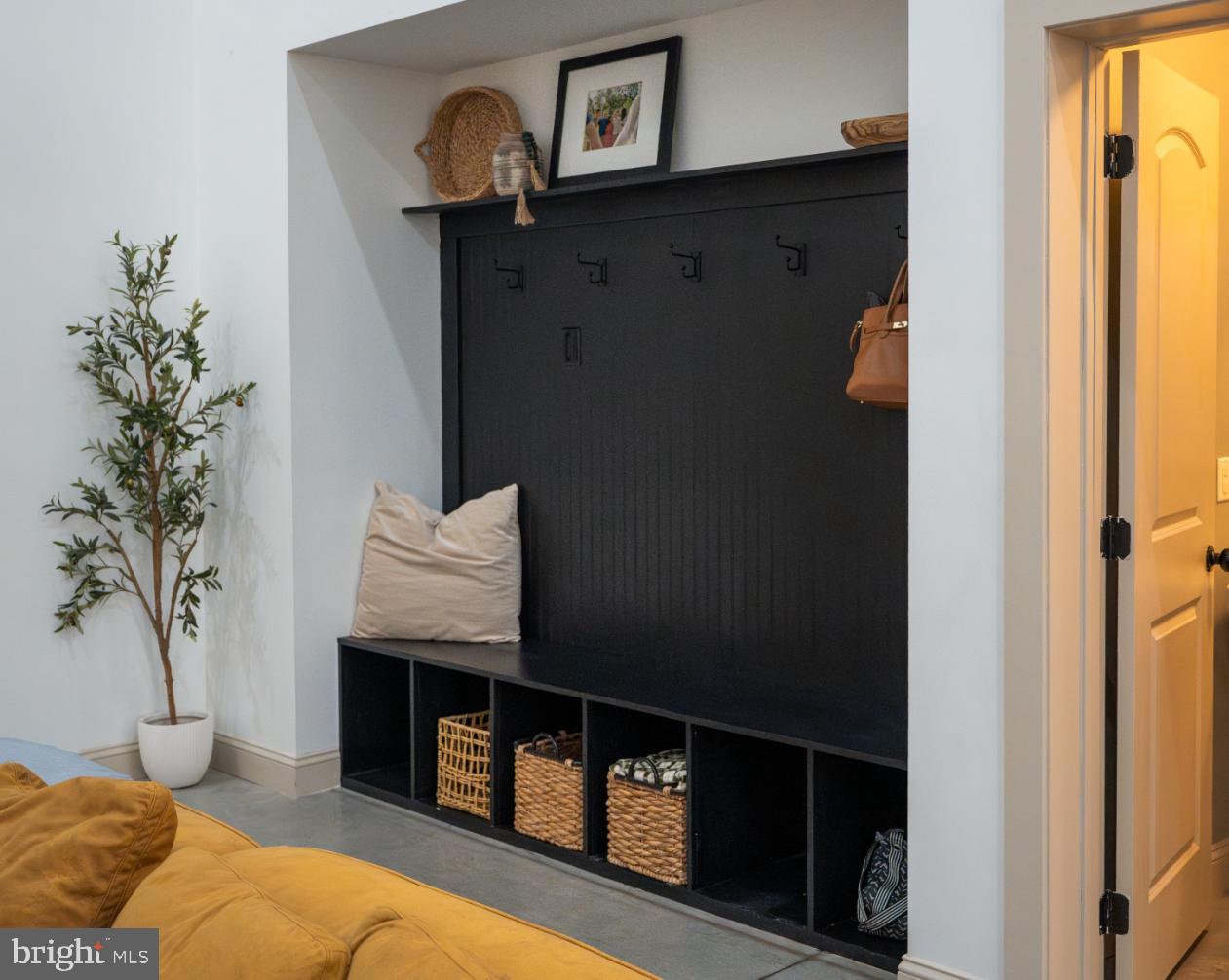 180 Gutshall Road Shippensburg, PA 17257 - Photo 7 of 37 a living room with furniture