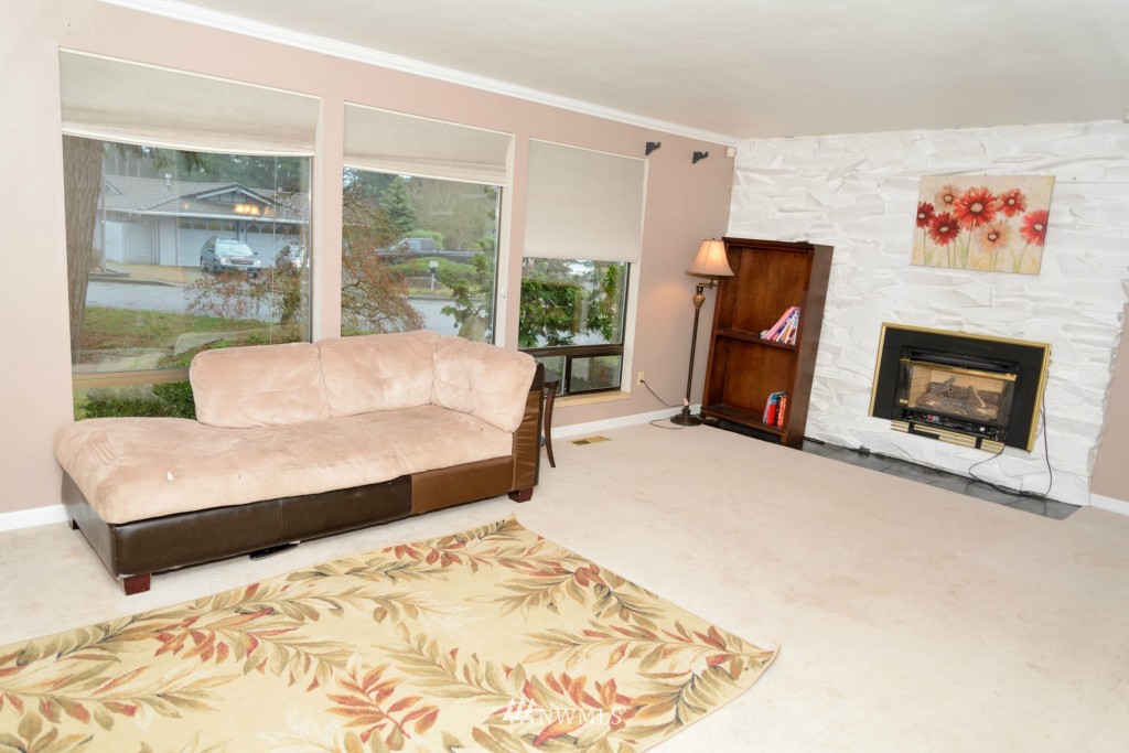 15604 Southeast 148th Street Renton, WA 98059 - Photo 2 of 20