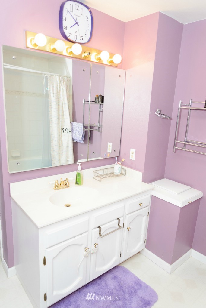 15604 Southeast 148th Street Renton, WA 98059 - Photo 13 of 20