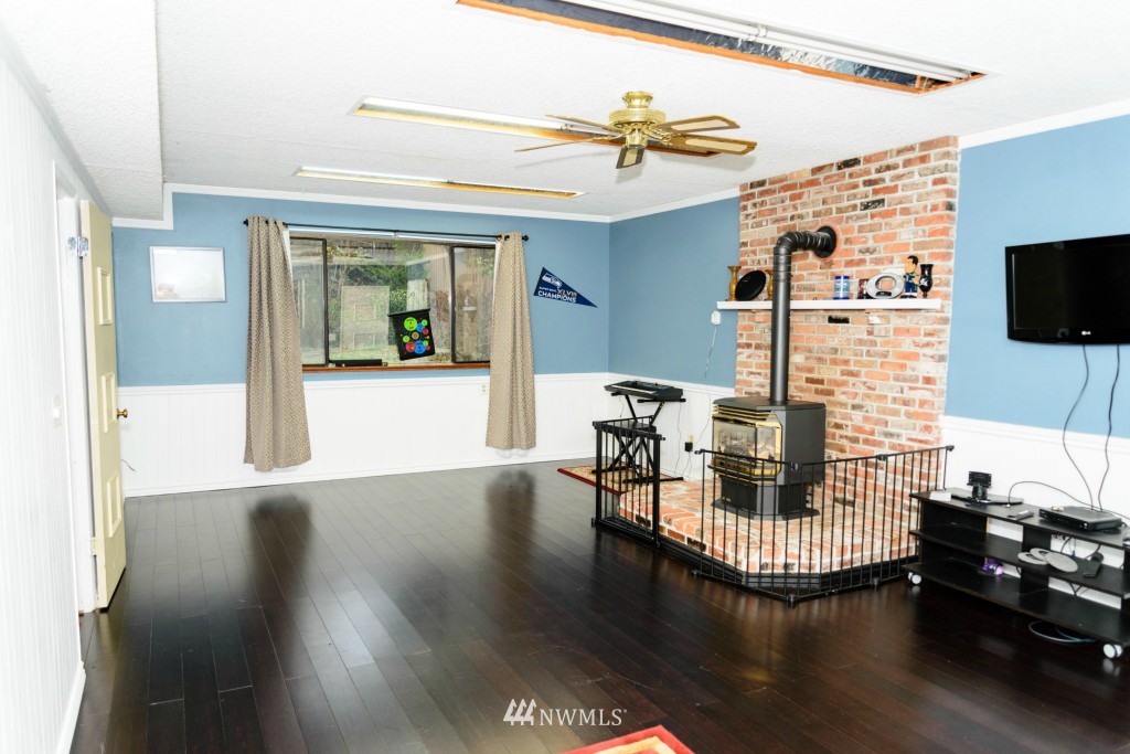 15604 Southeast 148th Street Renton, WA 98059 - Photo 15 of 20