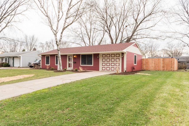 62 Amesbury Road Montgomery, IL 60538 - Photo 1 of 17 Gallery Image 1