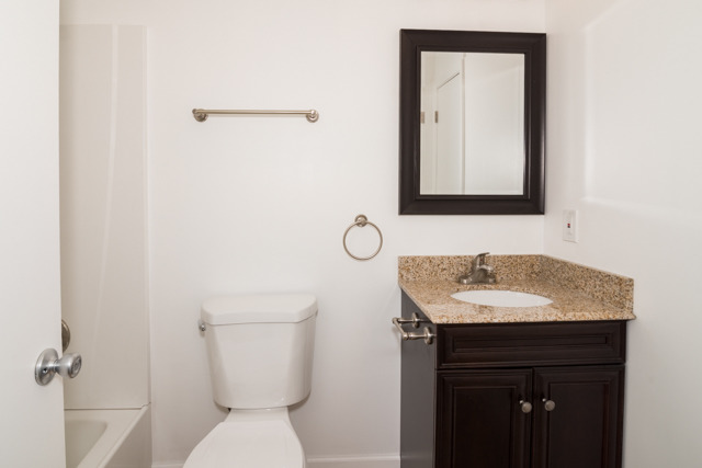 62 Amesbury Road Montgomery, IL 60538 - Photo 10 of 17 Gallery Image 10