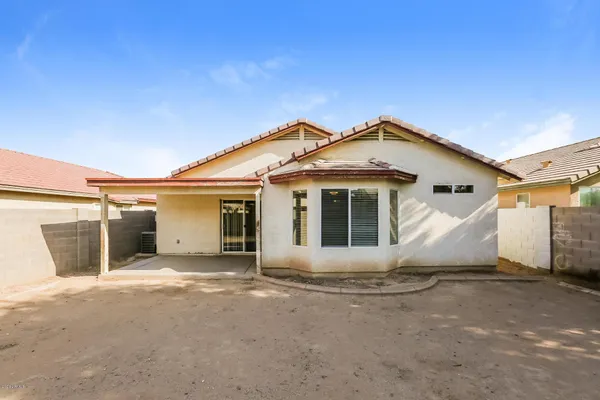 $2,005 | 2829 West Grenadine Road, Phoenix, AZ 85041