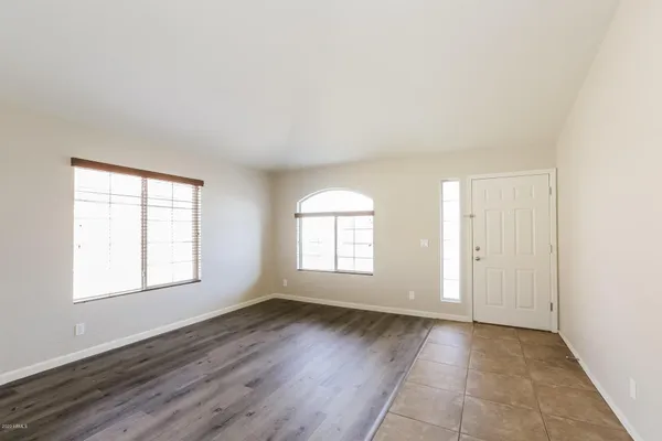 $2,005 | 2829 West Grenadine Road, Phoenix, AZ 85041