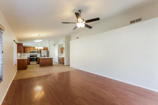 $2,005 | 2829 West Grenadine Road, Phoenix, AZ 85041