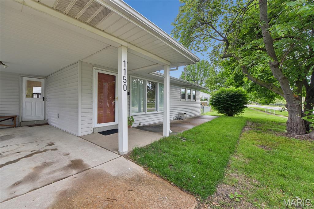 1150 Charbonier Road Florissant, MO 63031 - Photo 3 of 22