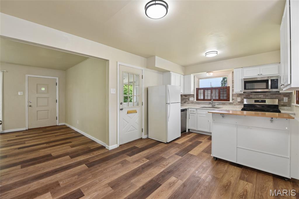 1150 Charbonier Road Florissant, MO 63031 - Photo 8 of 22