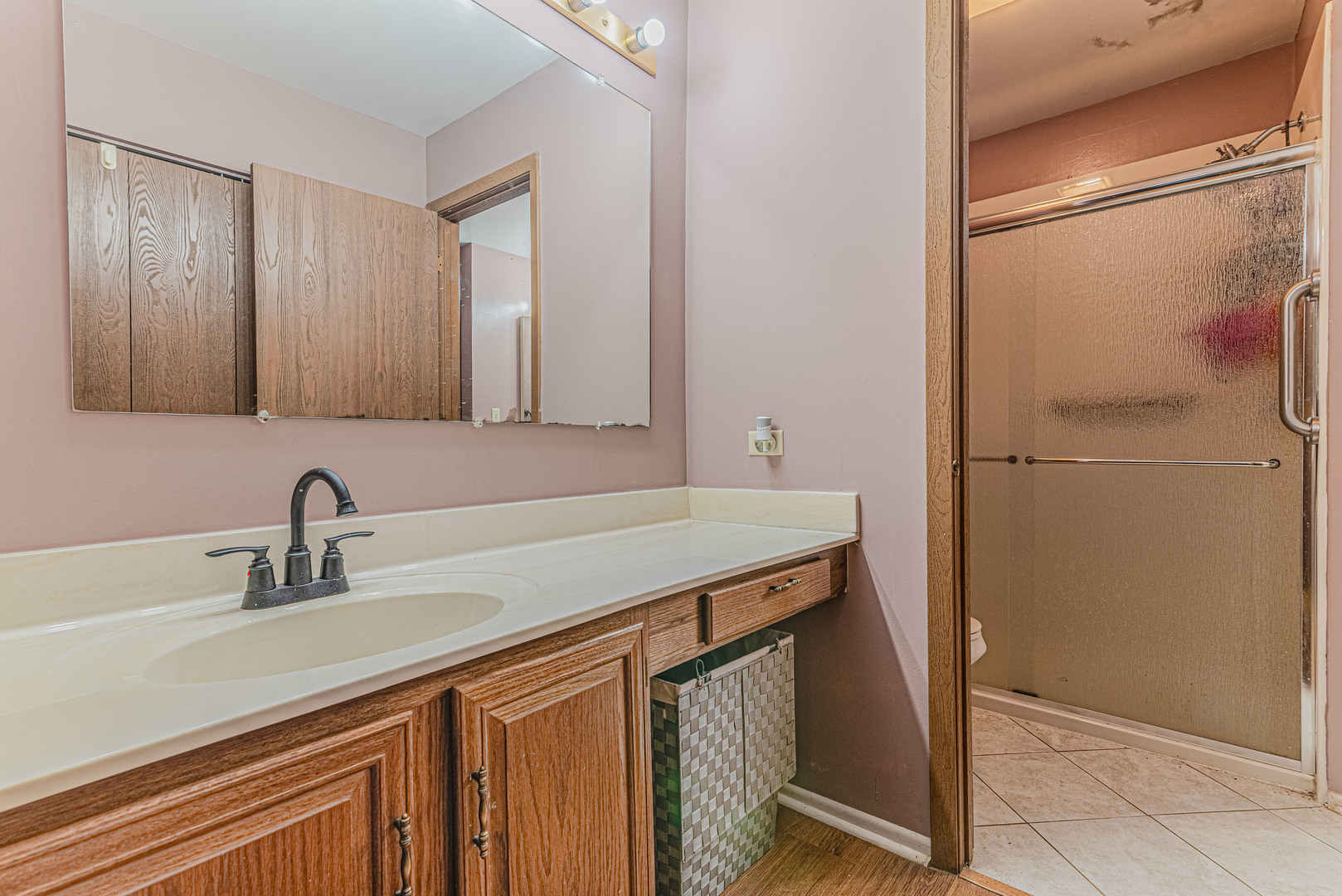 5 Creekside Circle, Unit B Elgin, IL 60123 - Photo 18 of 25 a kitchen with a sink and a refrigerator